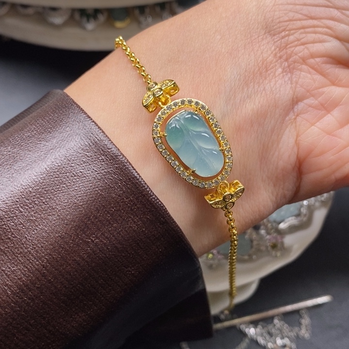 翡翠颈饰未镶嵌翡翠