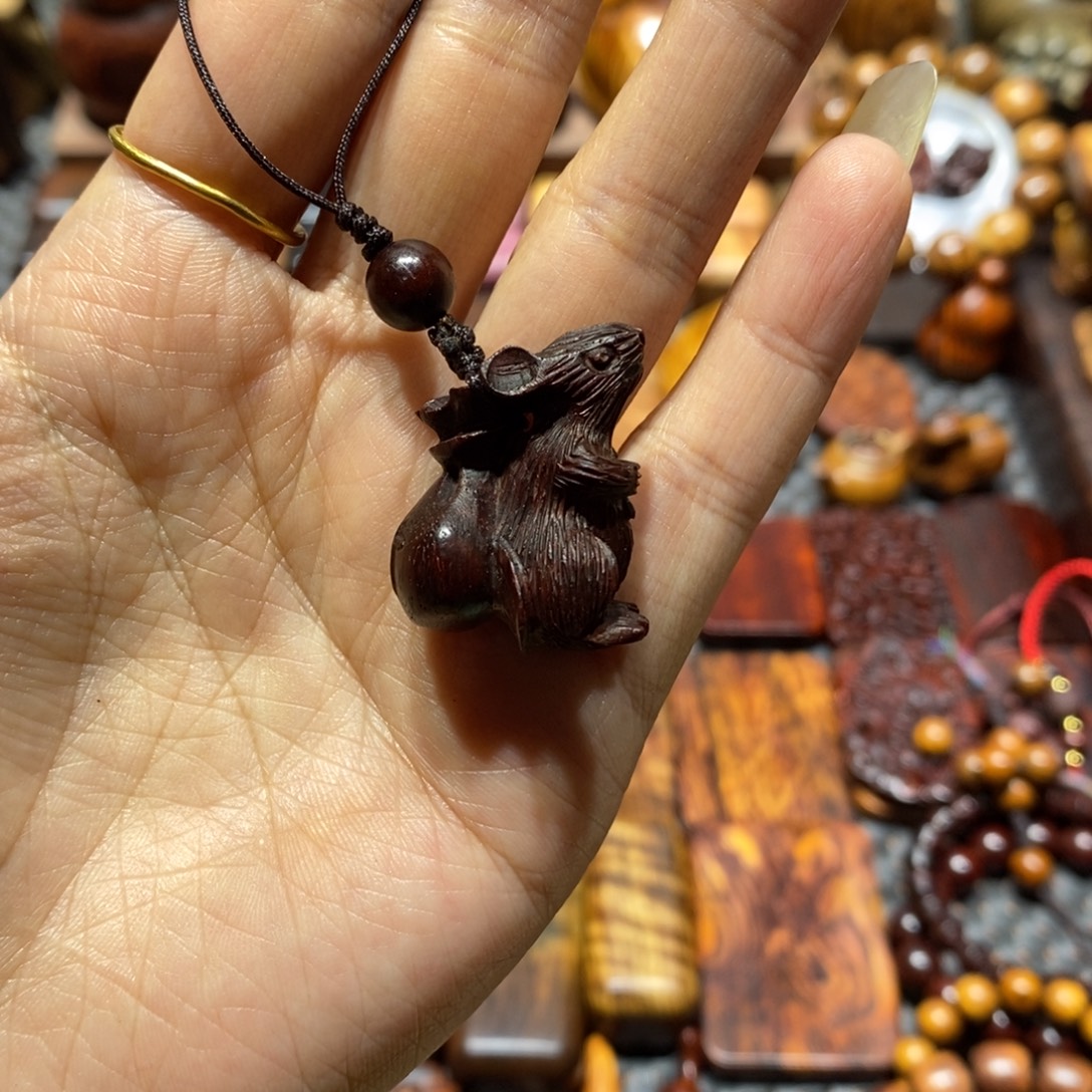 齐***胜檀香紫檀（小叶紫檀）