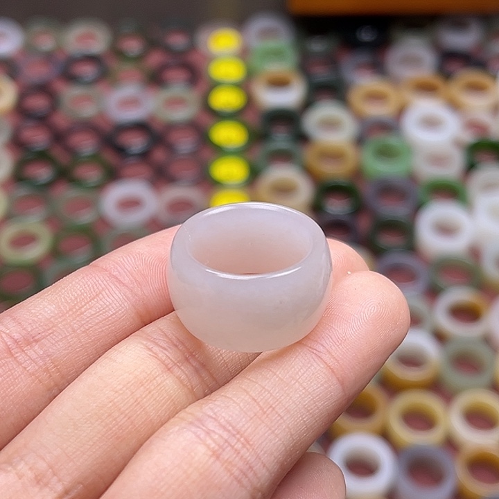 和田玉戒指未镶嵌17.2 藕粉 无鉴赏