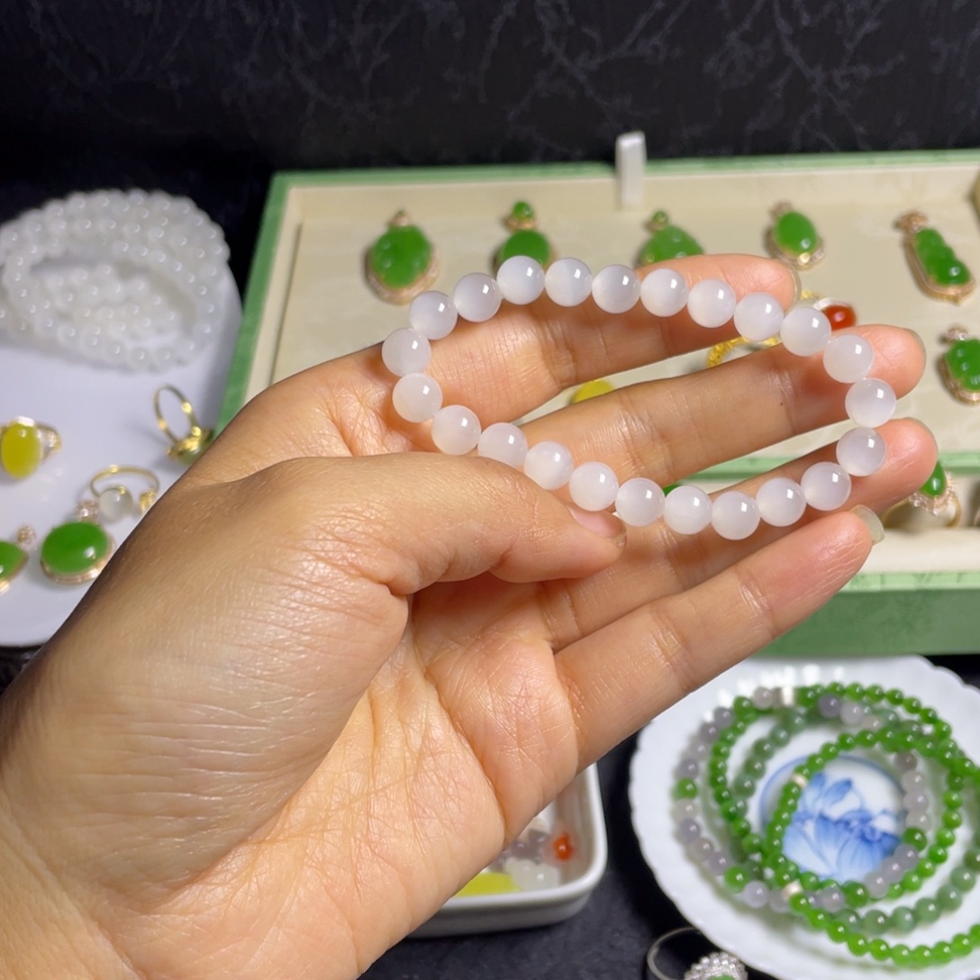 1***8和田玉未镶嵌手串