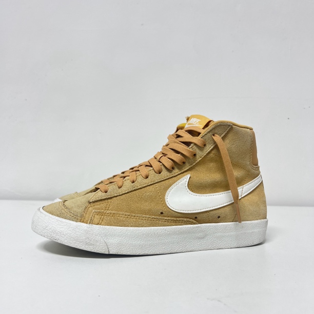 95新 maje 39码/95新 Blazer 小麦色 板鞋