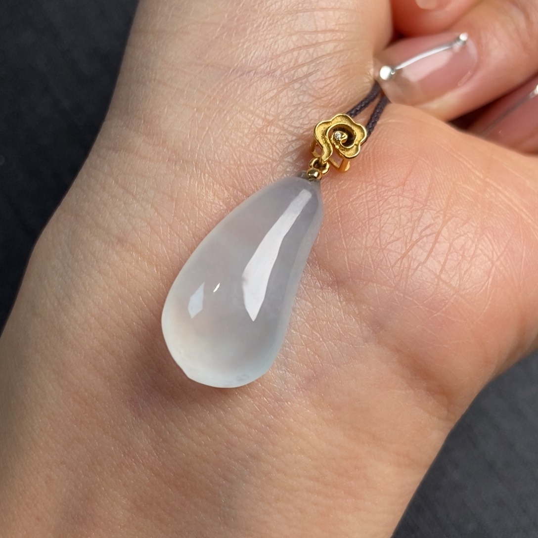 翡翠颈饰18K金镶嵌福利款福瓜吊坠！！！