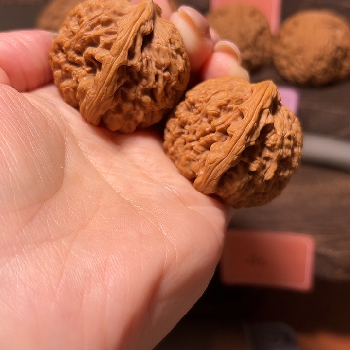 木质类南疆石文玩