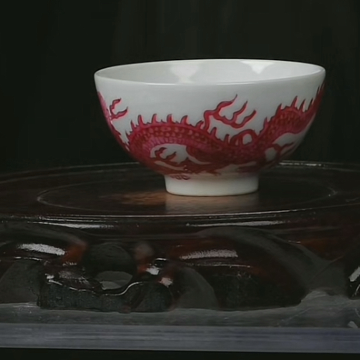 M胭脂红釉描金云龙纹茶圆