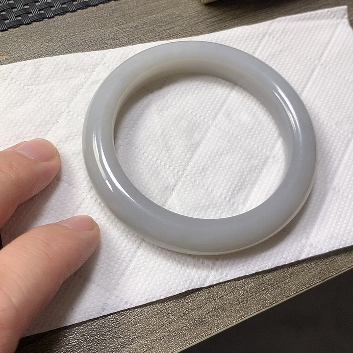 和田玉未镶嵌颈饰56.1圈