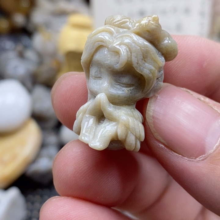 颈饰未镶嵌硅化珊瑚（珊瑚玉）