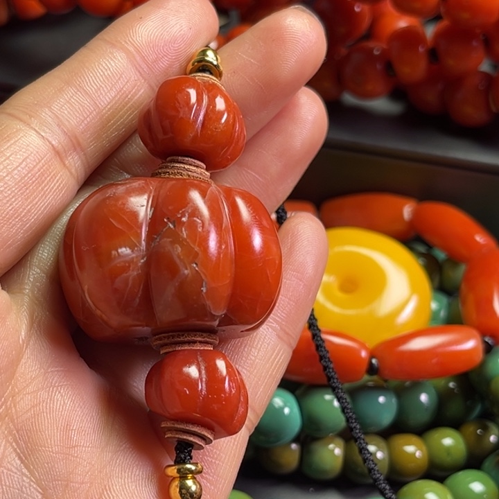 颈饰琉璃蜜**姐琉璃………..