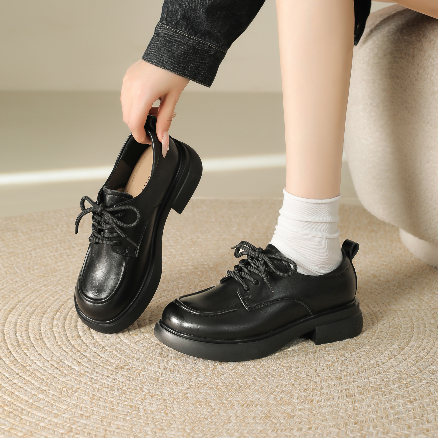 修面皮保暖系带英伦风春季单鞋学院风粗跟鞋子