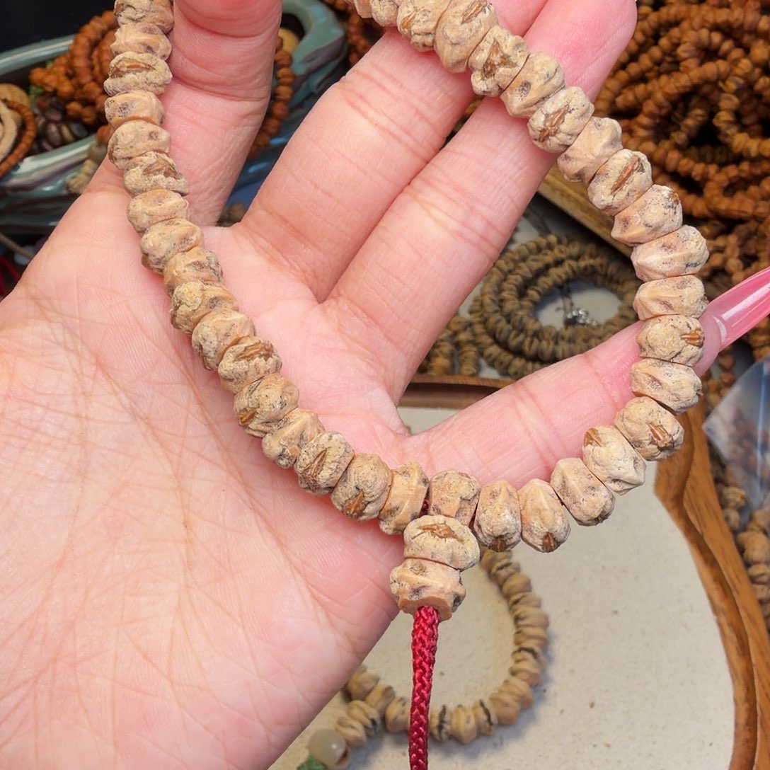 上***镭吊坠柏香籽/百香籽