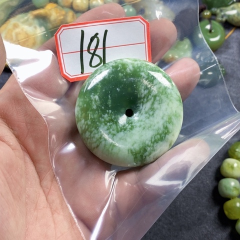 未镶嵌蛇纹石玉颈饰
