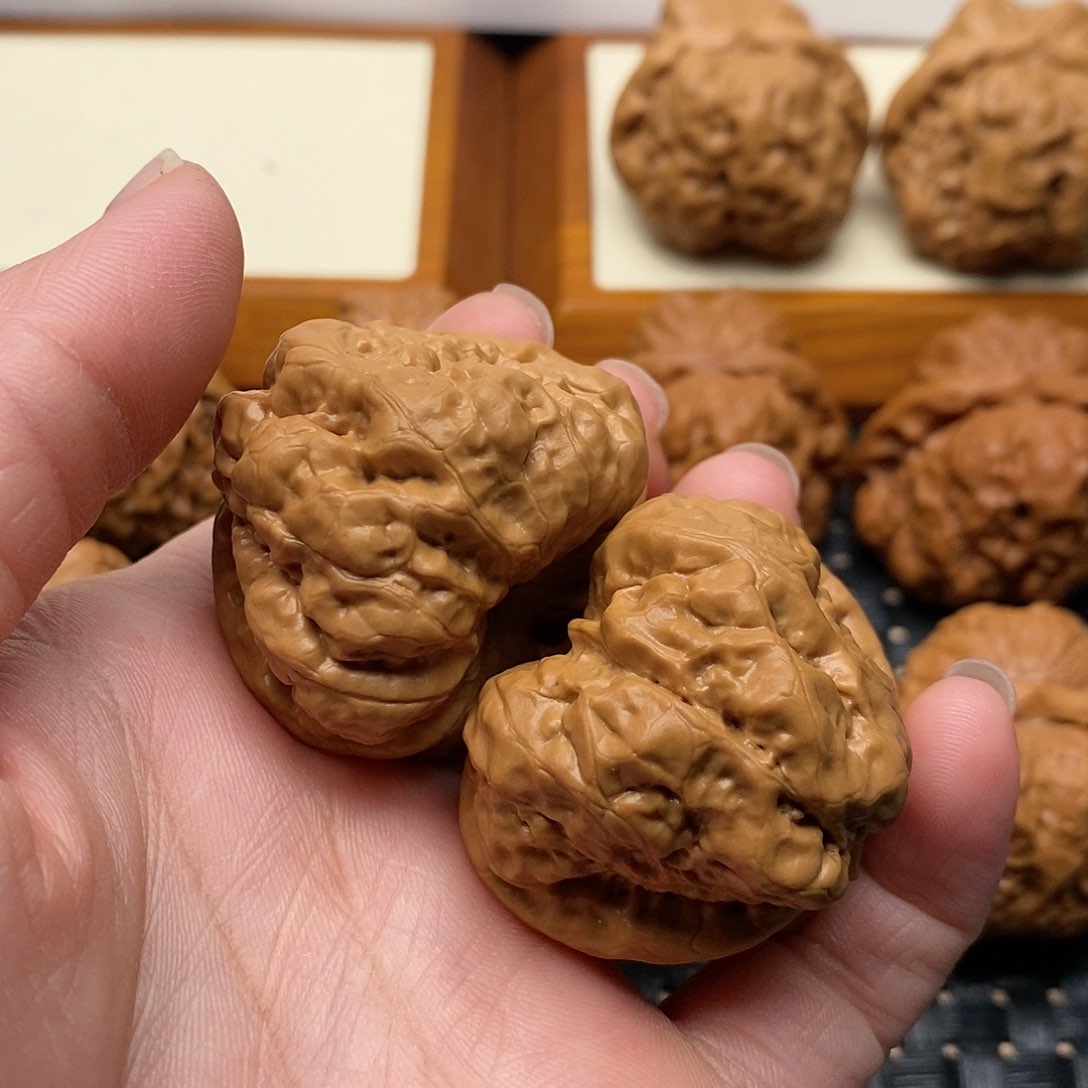 文玩核桃把件狒*边41左右