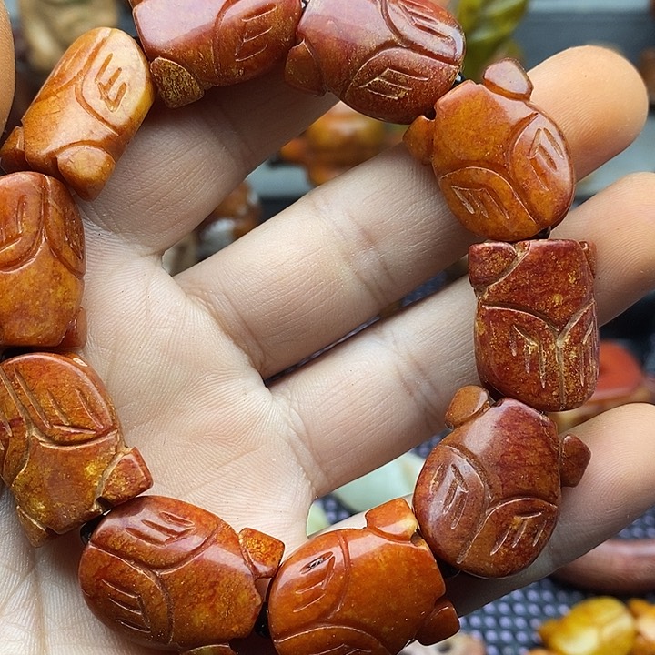 未镶嵌蛇纹石玉颈饰