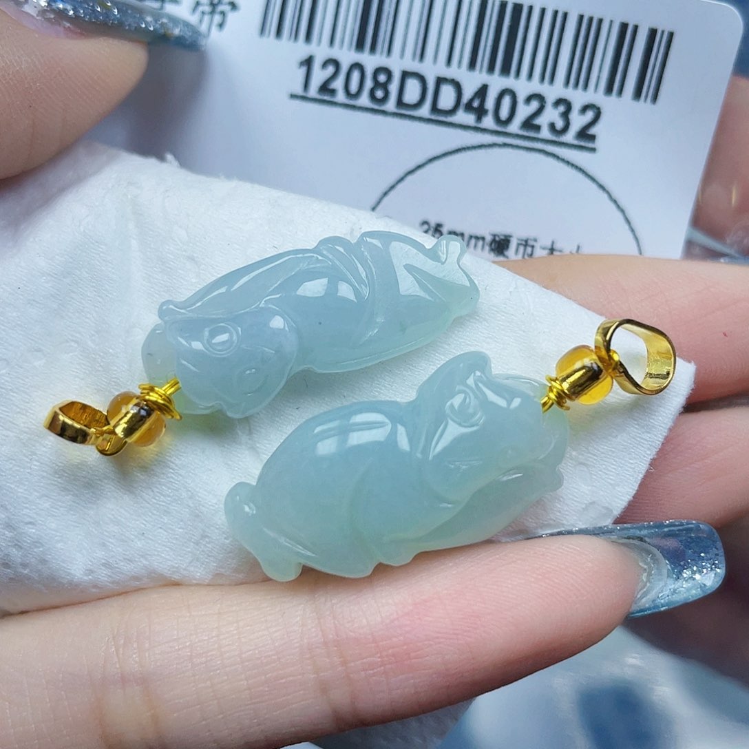 吊坠(不含链)未镶嵌翡翠