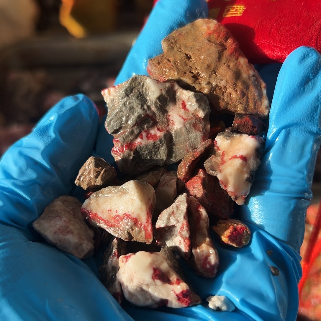 天然辰砂福利朱砂毛料