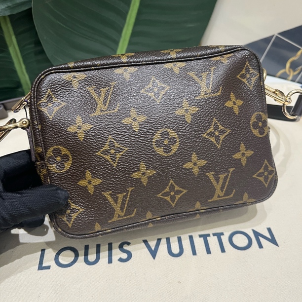 95新 LouisVuitton/路易威登 97新洗漱18全原 无更换 手拿斜挎包