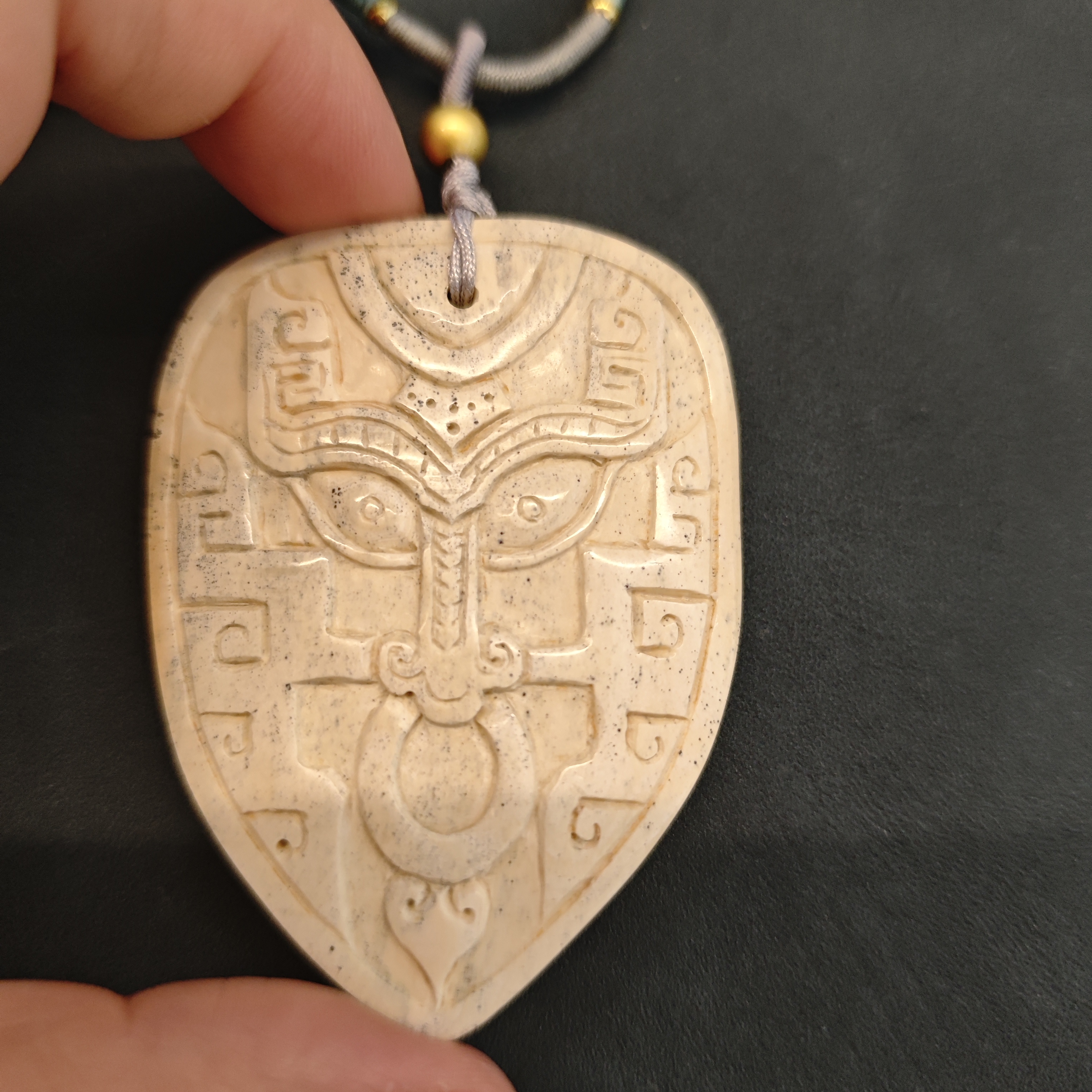 A00208 饕餮牌 猛犸牙工艺品