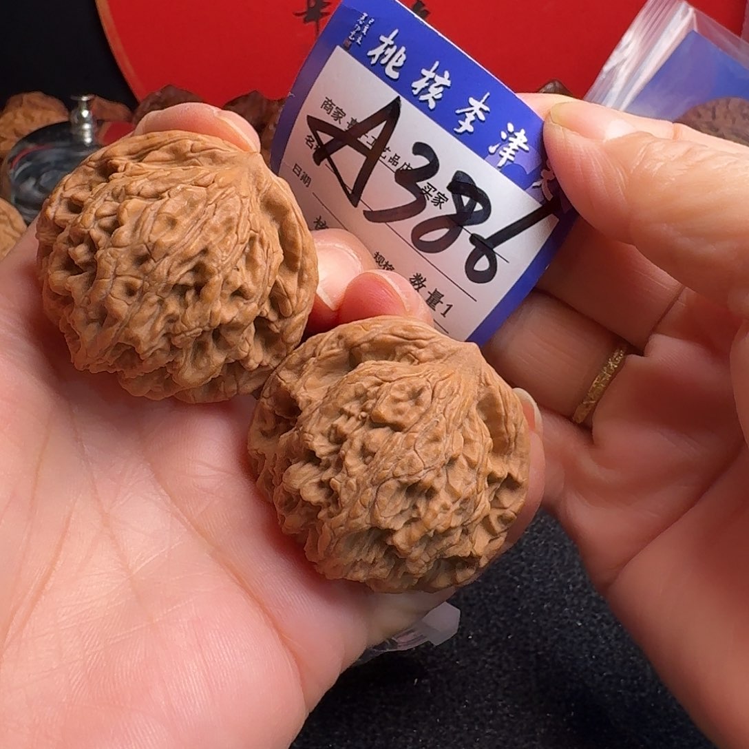 小***演把件文玩核桃麦虎44