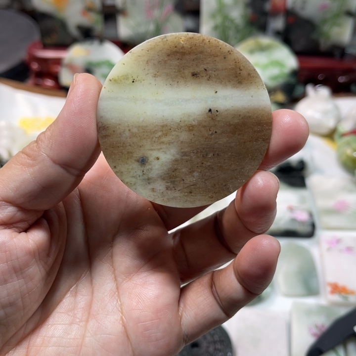 独山玉未镶嵌颈饰