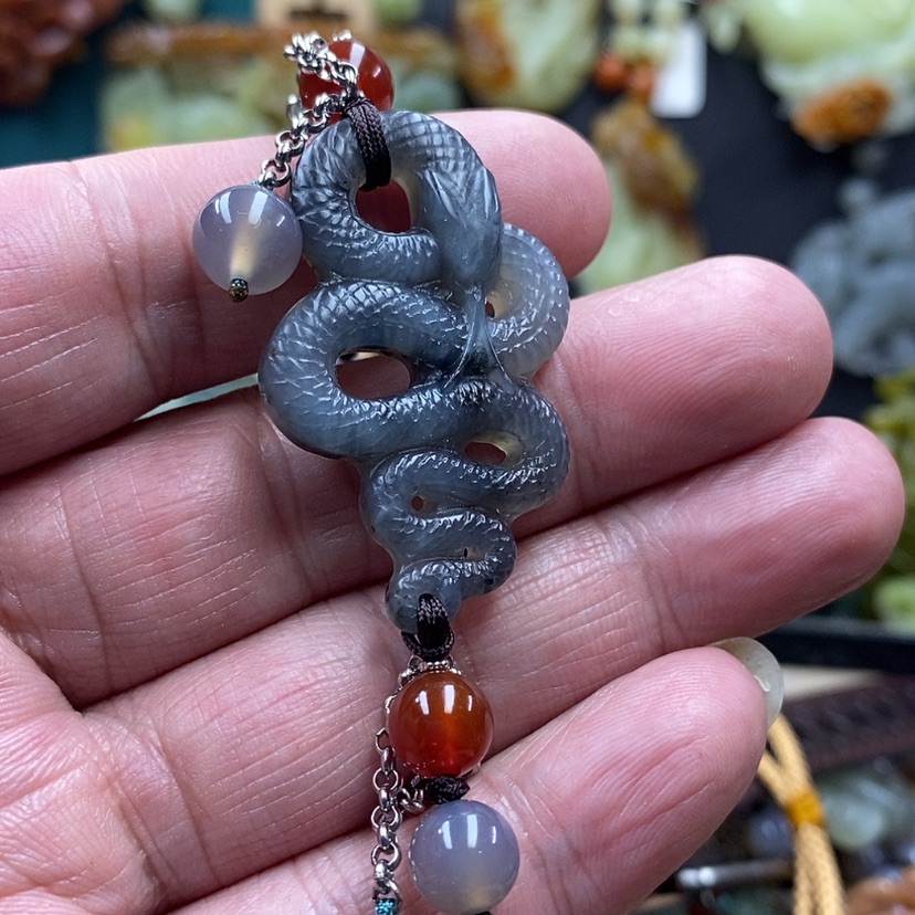 【闪购商品】蛇纹石玉手牌未镶嵌