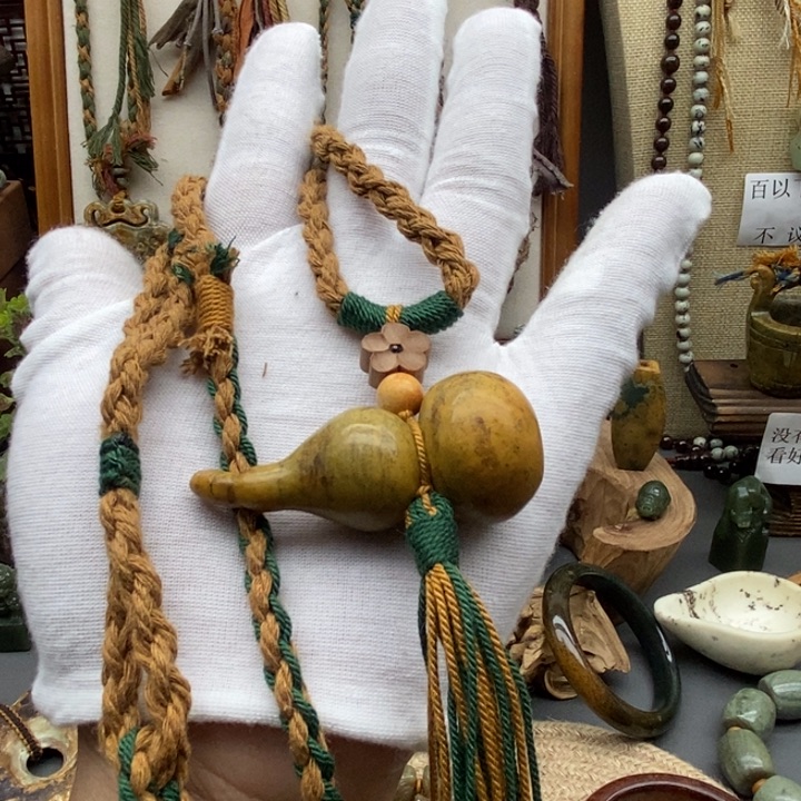 岫岩河磨玉（透闪石质玉）挂件未镶嵌