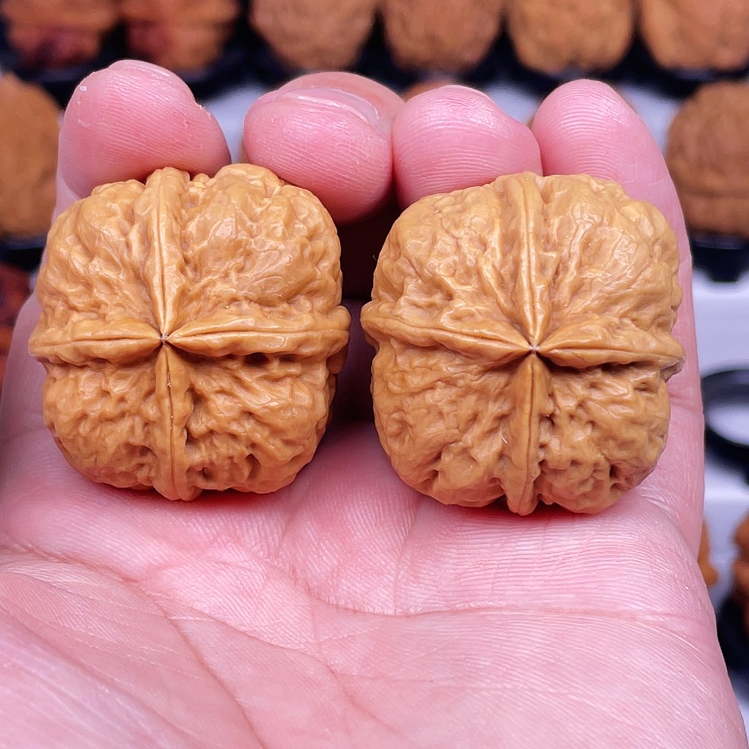 文玩核桃吊坠血魔方四棱39尺不退不换