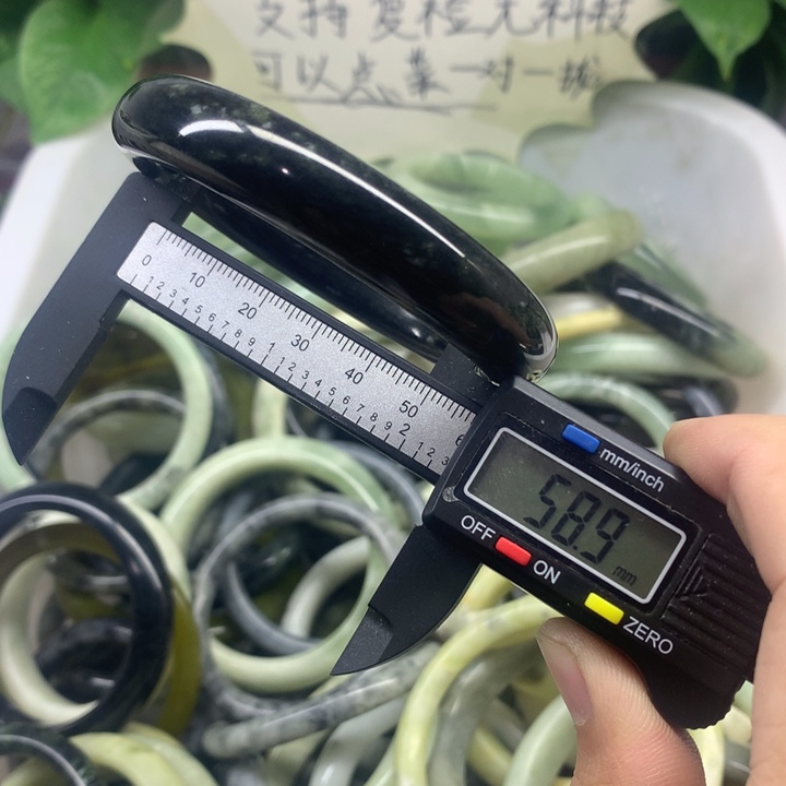 蛇纹石玉未镶嵌手镯6