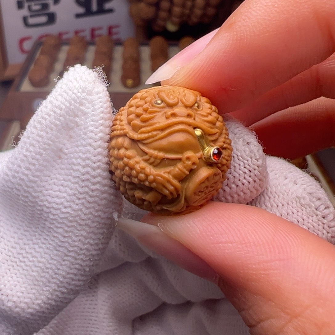 把件猴头核桃镶嵌款羊头金蟾全品有正常封口线