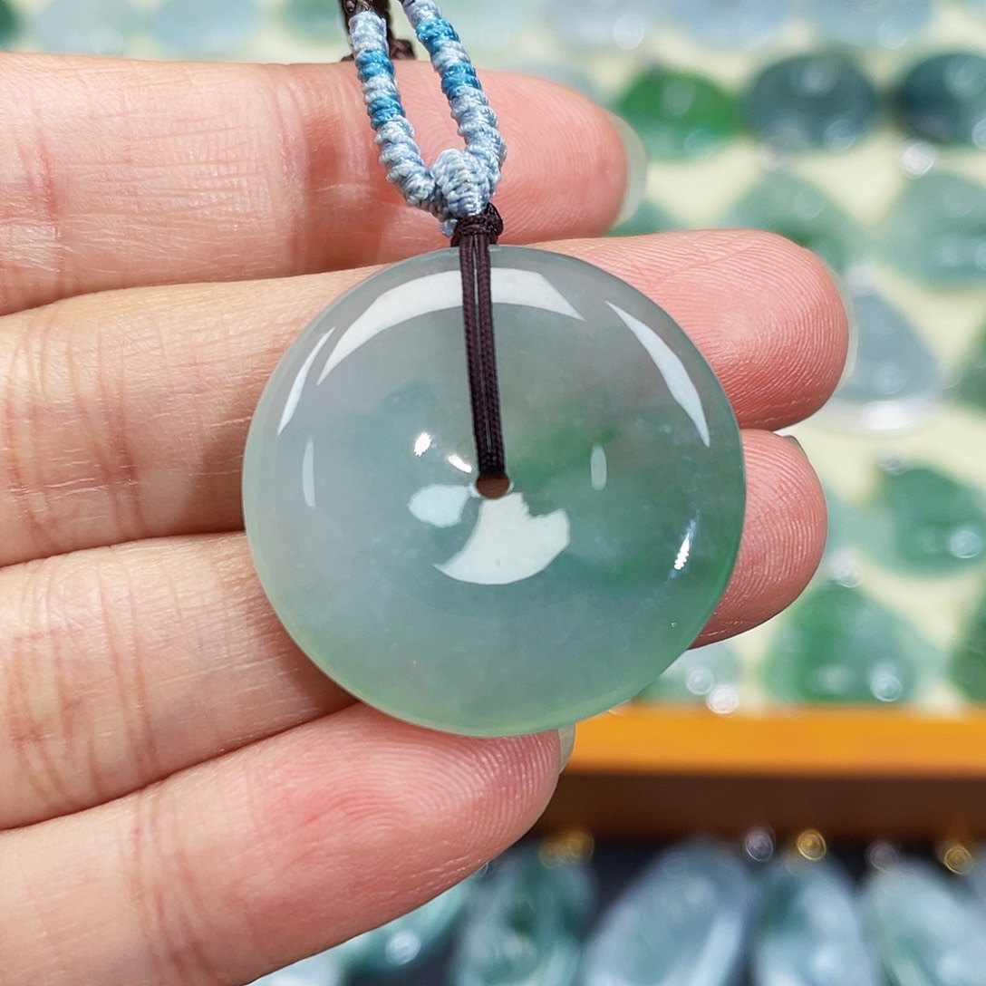 翡翠颈饰未镶嵌吊坠