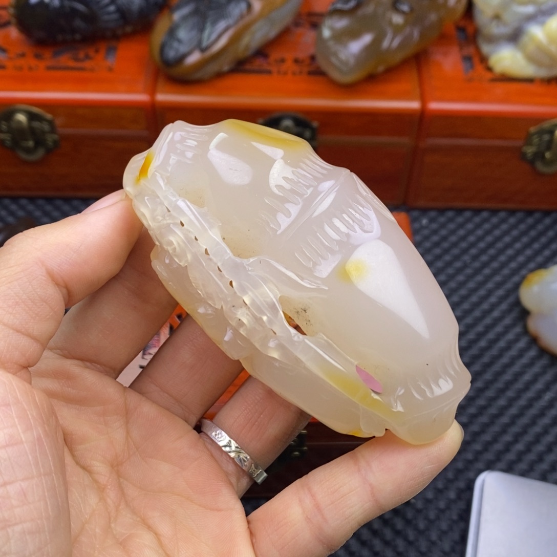 玛瑙手饰未镶嵌帅****庆