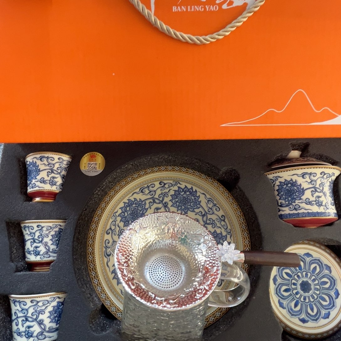 这些盖碗很漂亮！！！