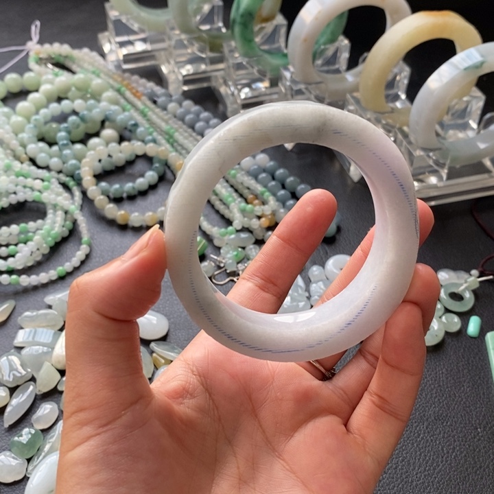 未镶嵌翡翠手镯定制翡翠