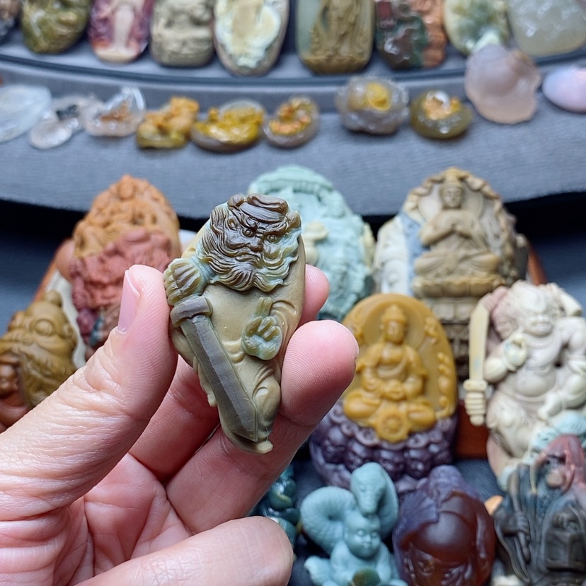 【闪购商品】定制石英质玉吊坠未镶嵌