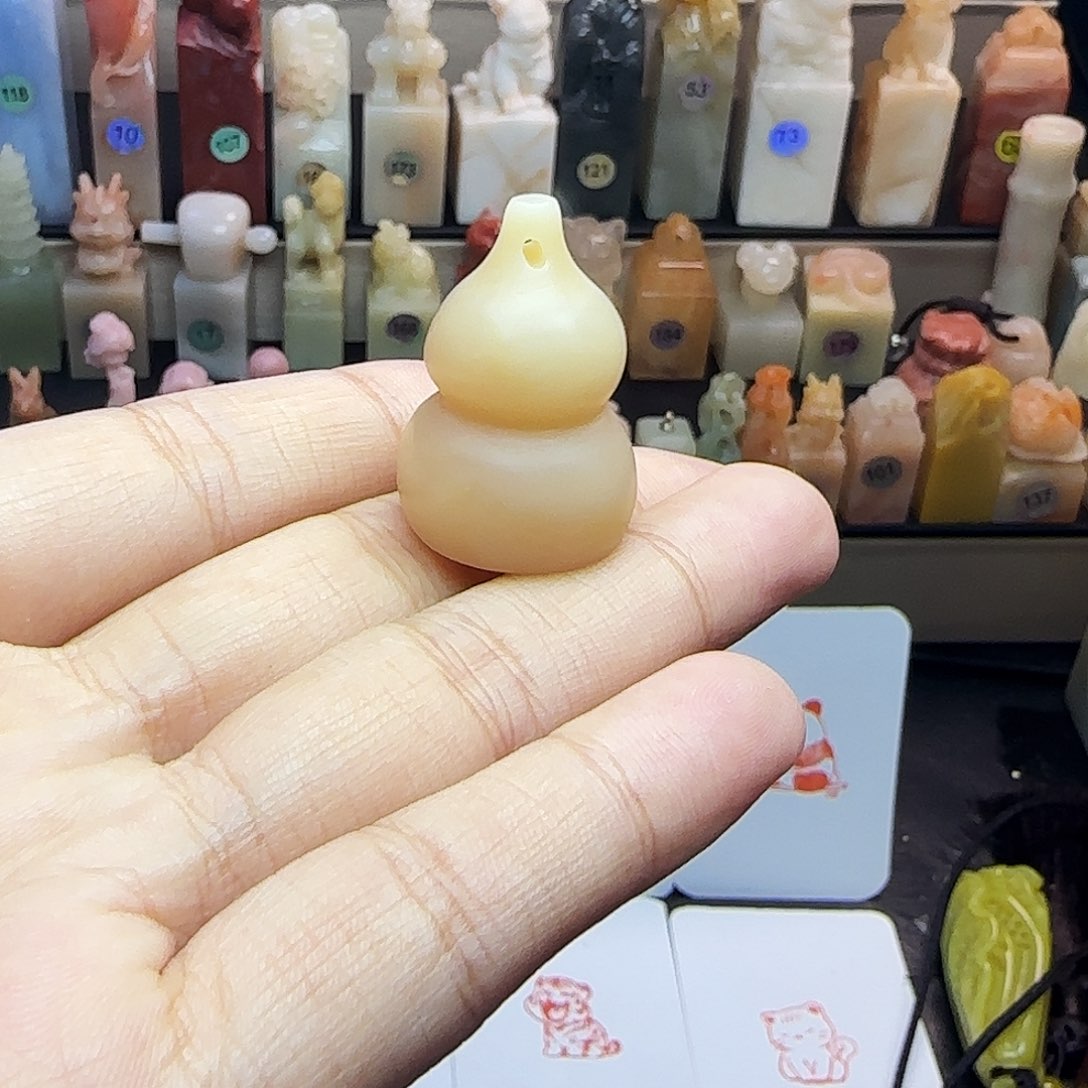 朱***清寿山石印石2.0精品老挝 葫芦 纯手工包刻四字 定制