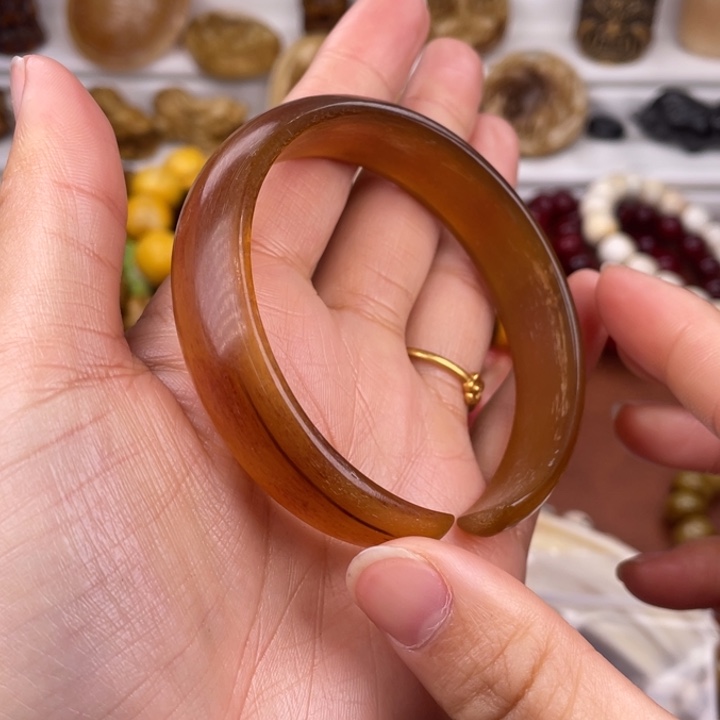 驼骨其他老羊角手镯雕刻宽