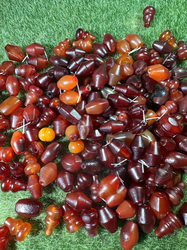 天然红玛瑙配珠20一对，拍下默认随机发货