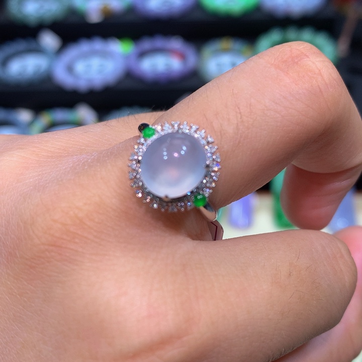 翡翠18K金镶嵌颈饰翡翠