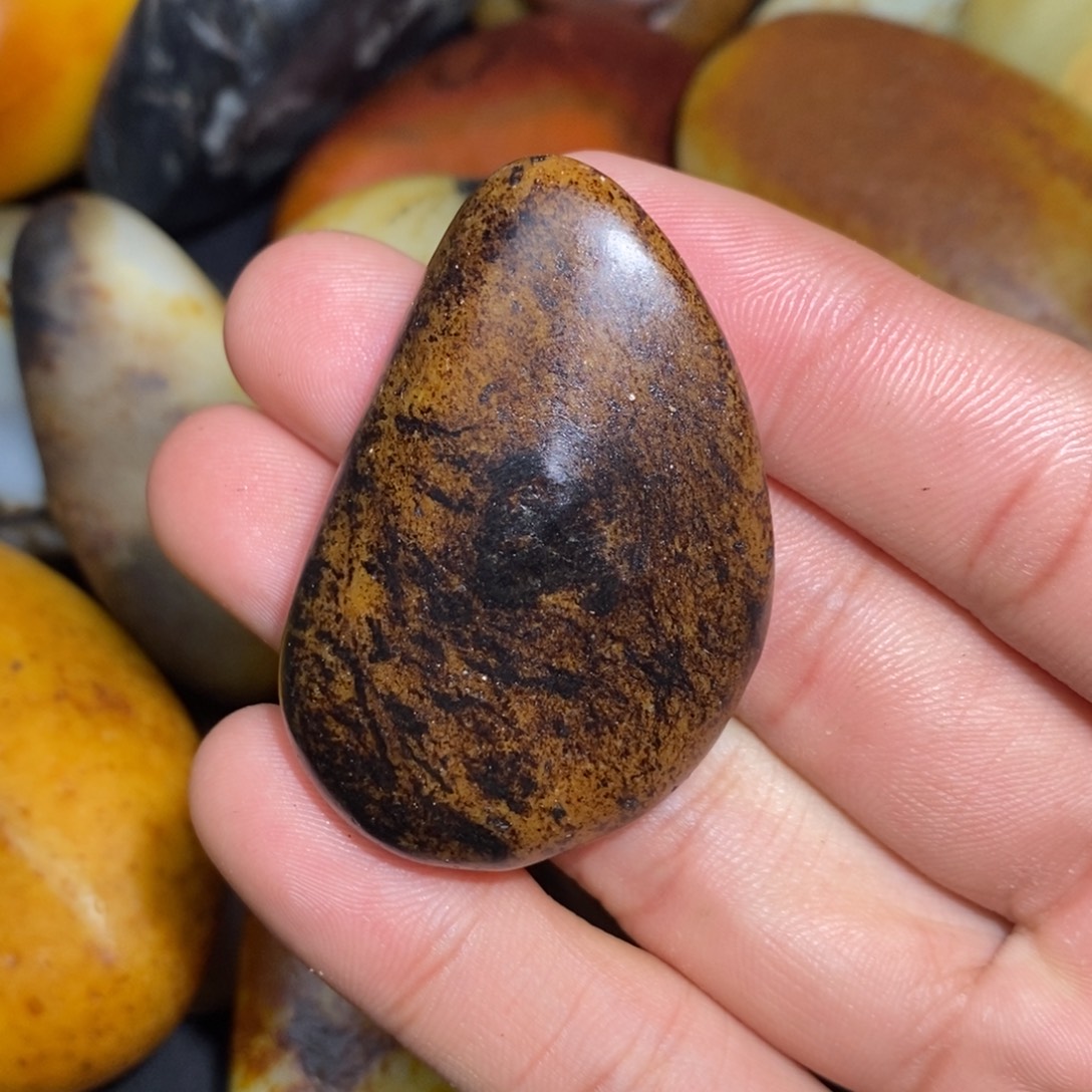 和田玉未镶嵌珠宝奇石