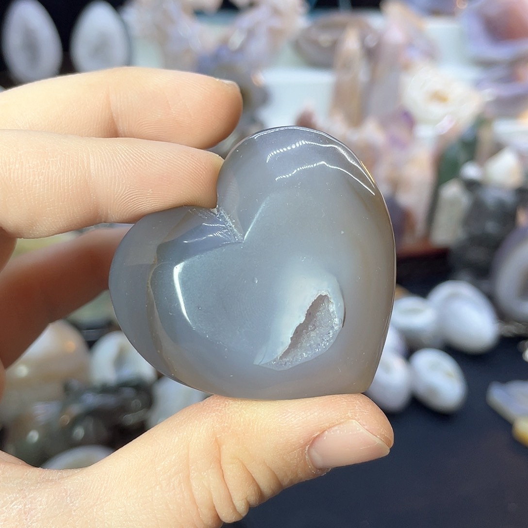 水晶晶洞爱心未镶嵌