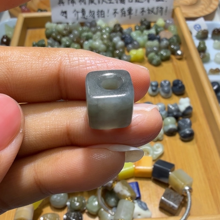 和田玉未镶嵌珠宝奇石