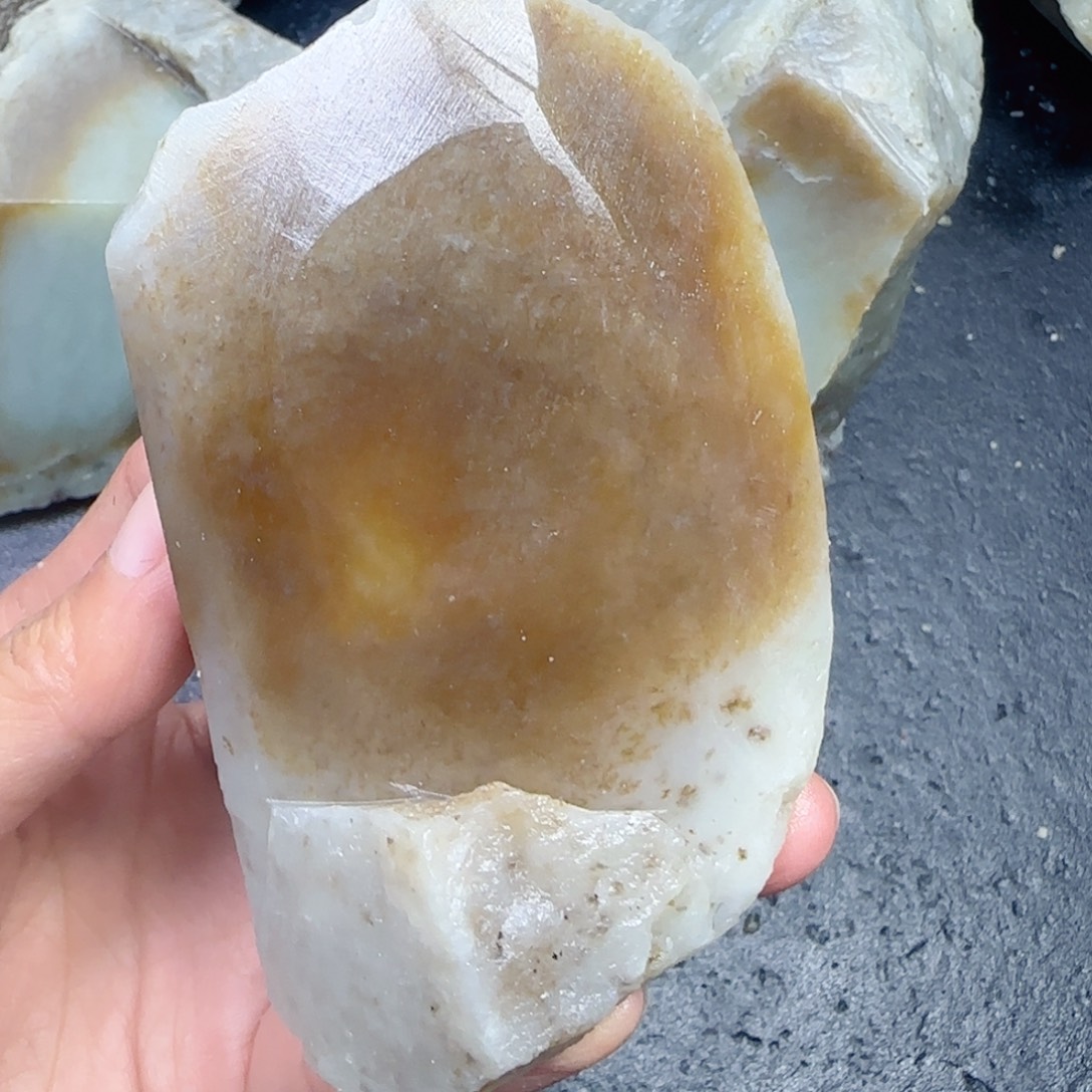 和田玉未镶嵌珠宝半成品