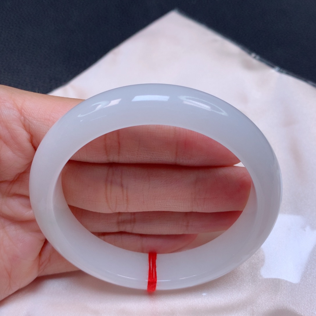 翡翠手镯未镶嵌天然