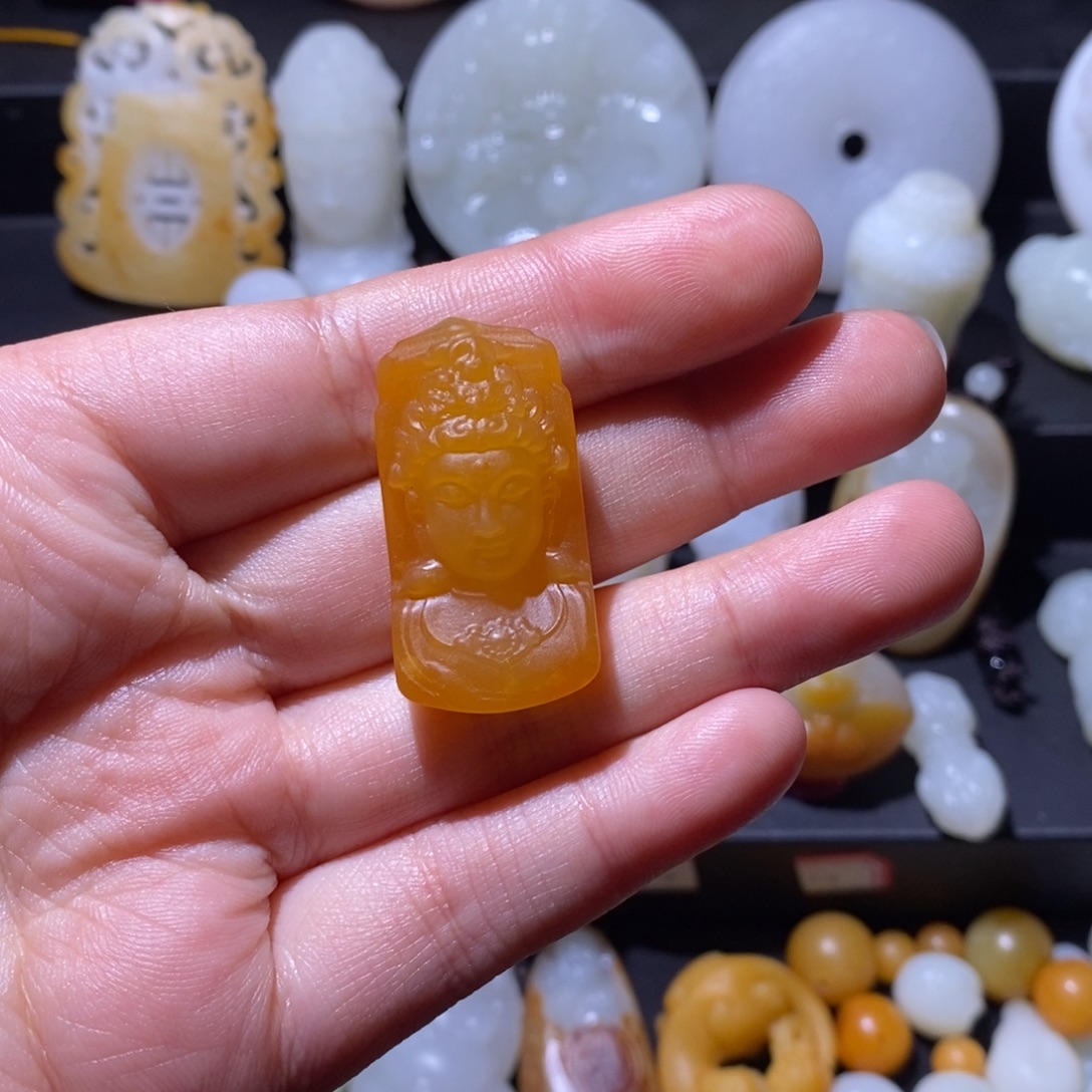 阿***)和田玉未镶嵌颈饰