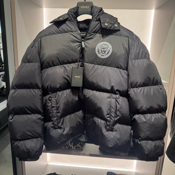 未使用 VERSACE/范思哲 俩周回国/男士简约休闲羽绒服