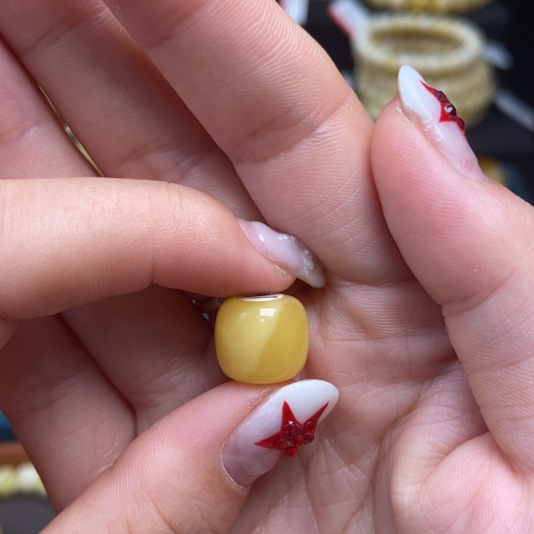 蜜蜡未镶嵌珠宝奇石12*10.9