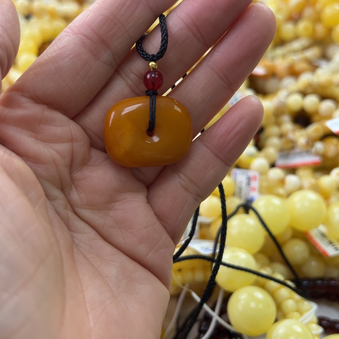 琥珀珠宝奇石未镶嵌