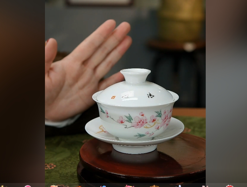 景德镇国企好瓷推荐粉彩水点桃花盖碗101