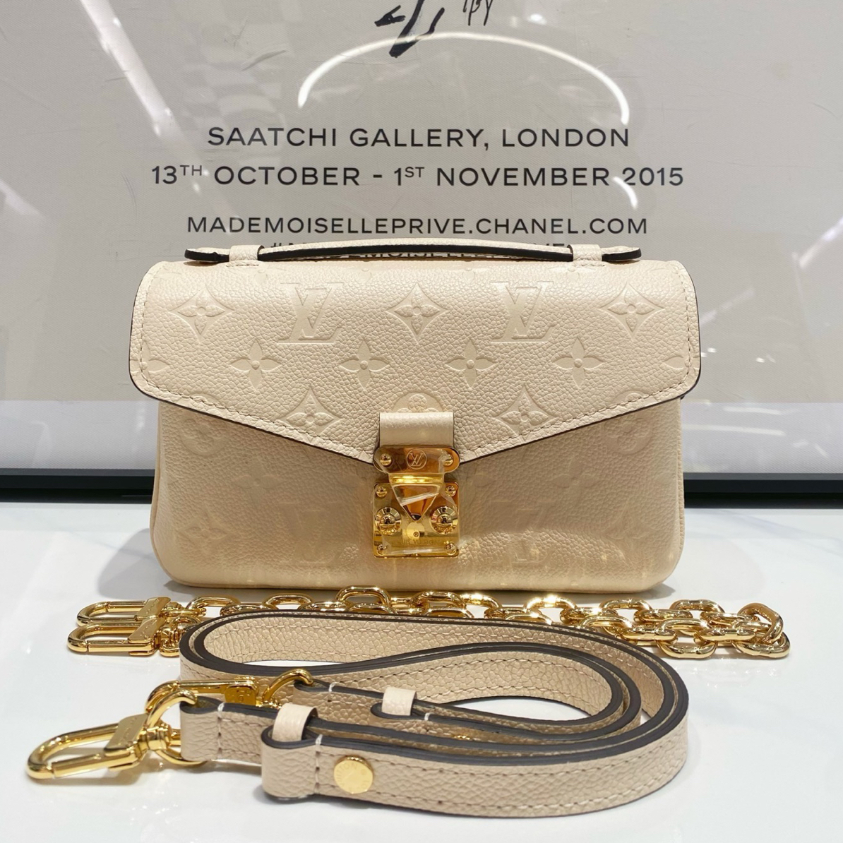 99新 LouisVuitton/路易威登 lv 奶油白小邮差 单肩斜挎包（14098）