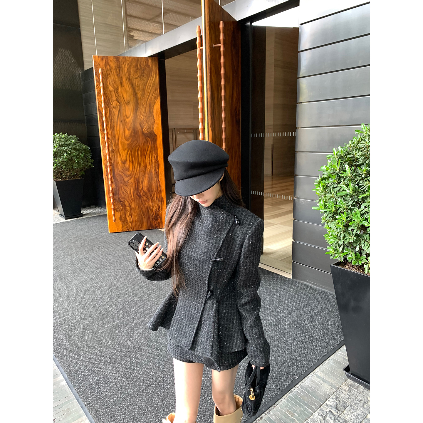 ffcheer 鎏金时代 20%羊毛翻领牛角扣收腰毛呢外套女+短裙裤套装