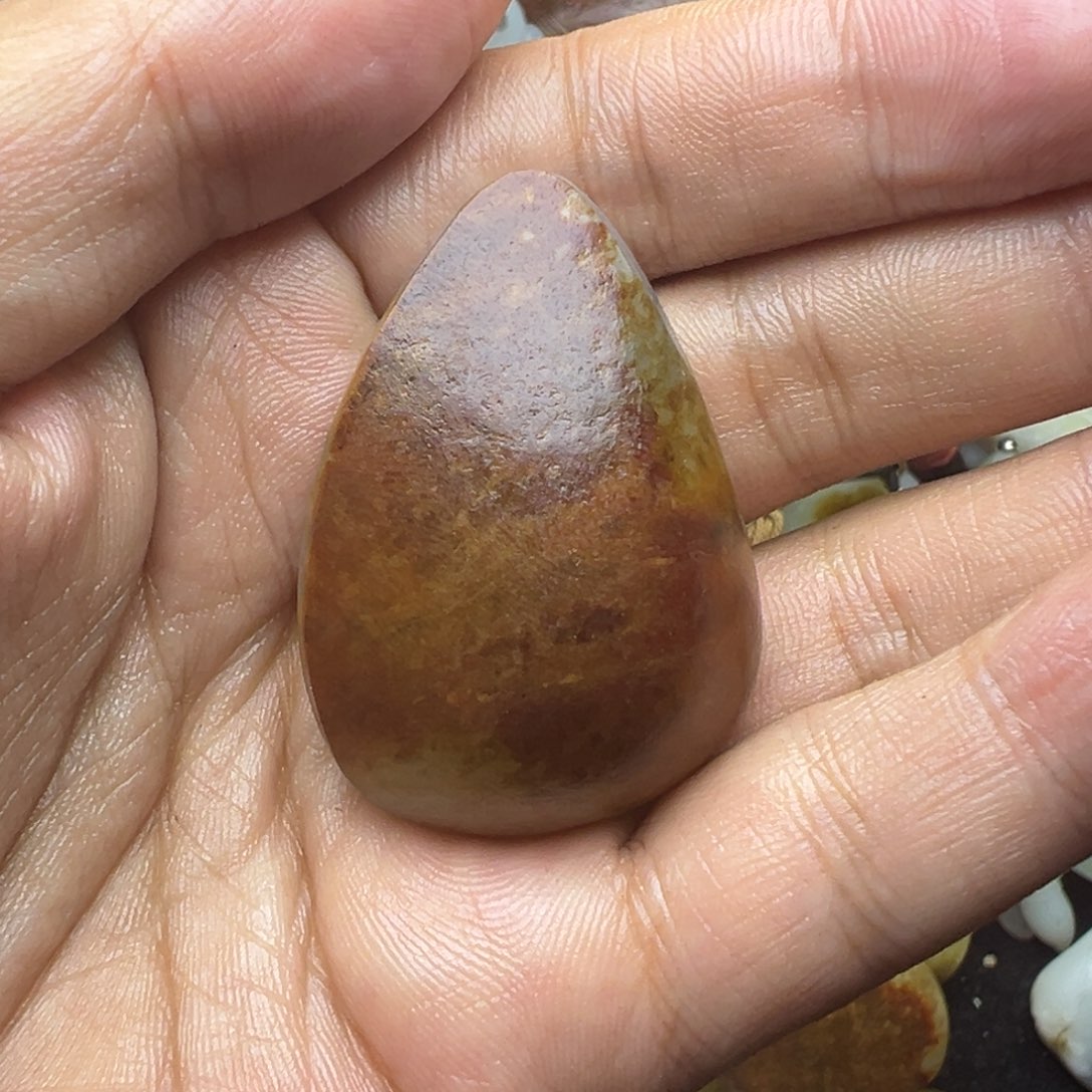 摩***羯和田玉未镶嵌颈饰