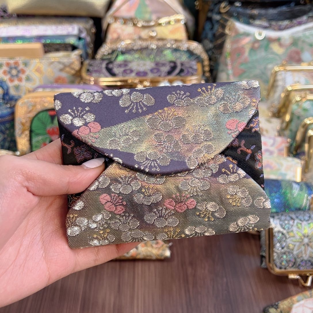 织绣零钱包福利不退换